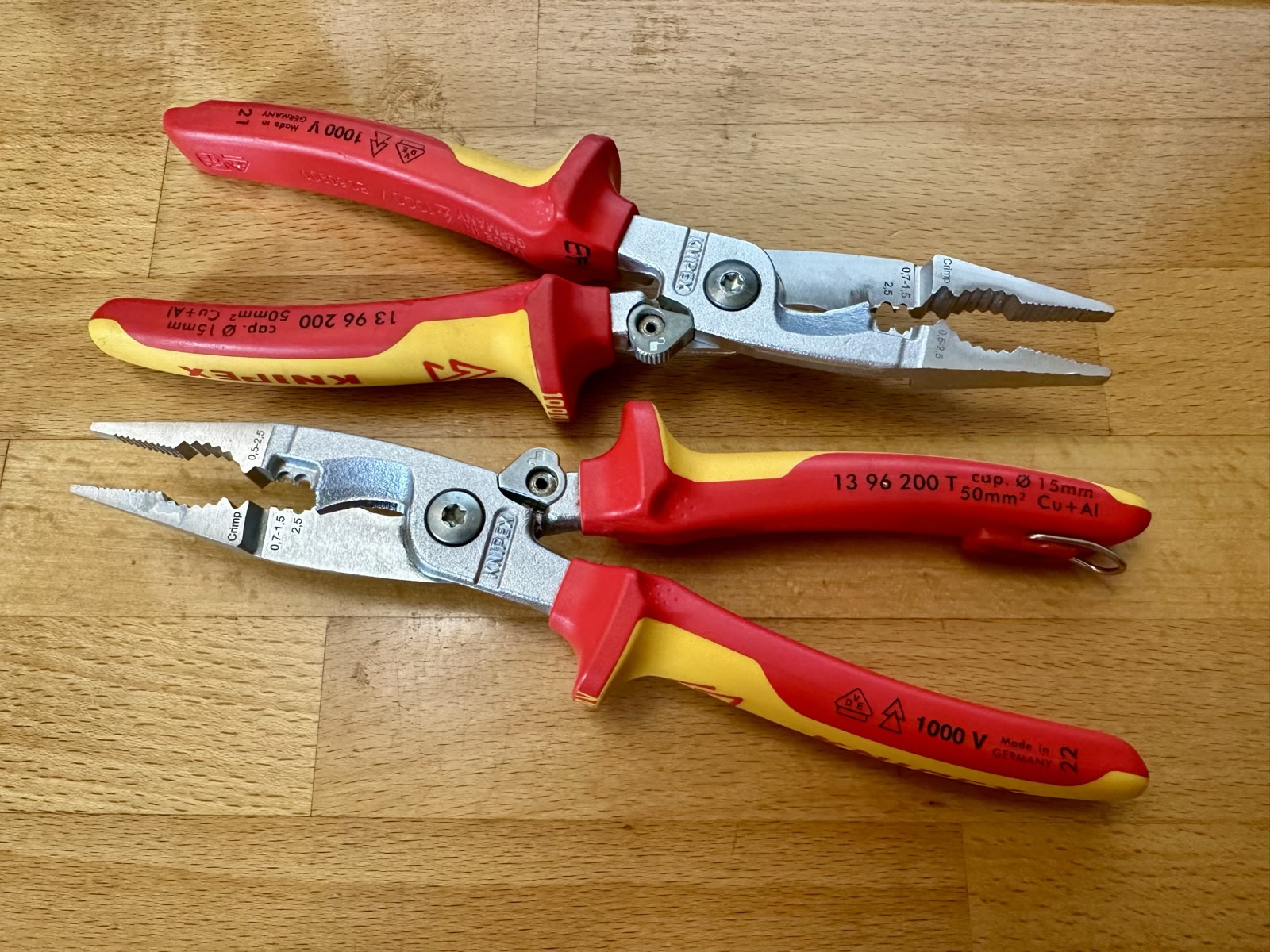 Knipex 13 96 200 univerzális fogó